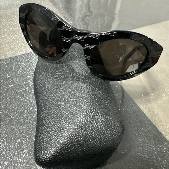 BALENCIAGA Cat Eye Black Sunglasses - Picture 3 of 5